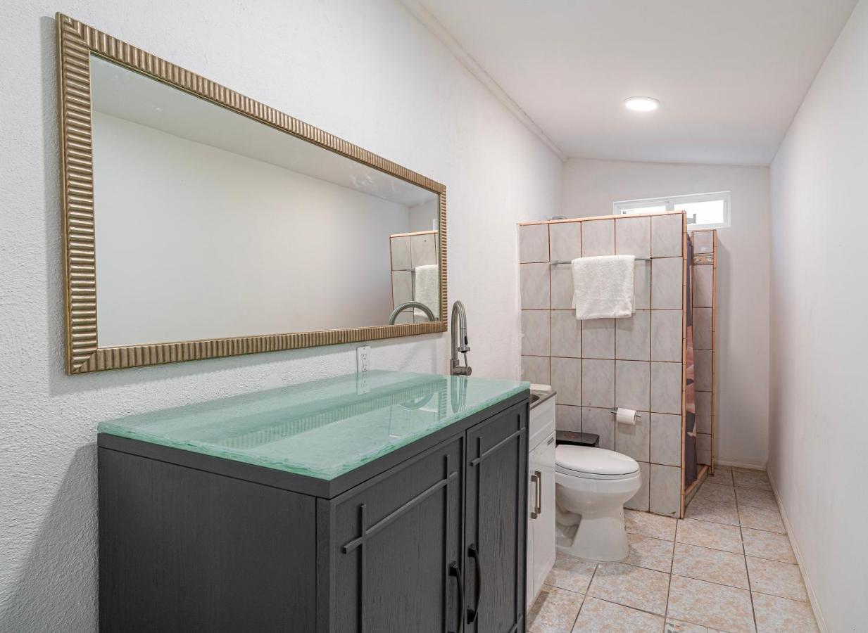 2 Br/ 1 Ba Home, Sleeps 10, 1 Min Walk To Rosarito Beach Eksteriør billede